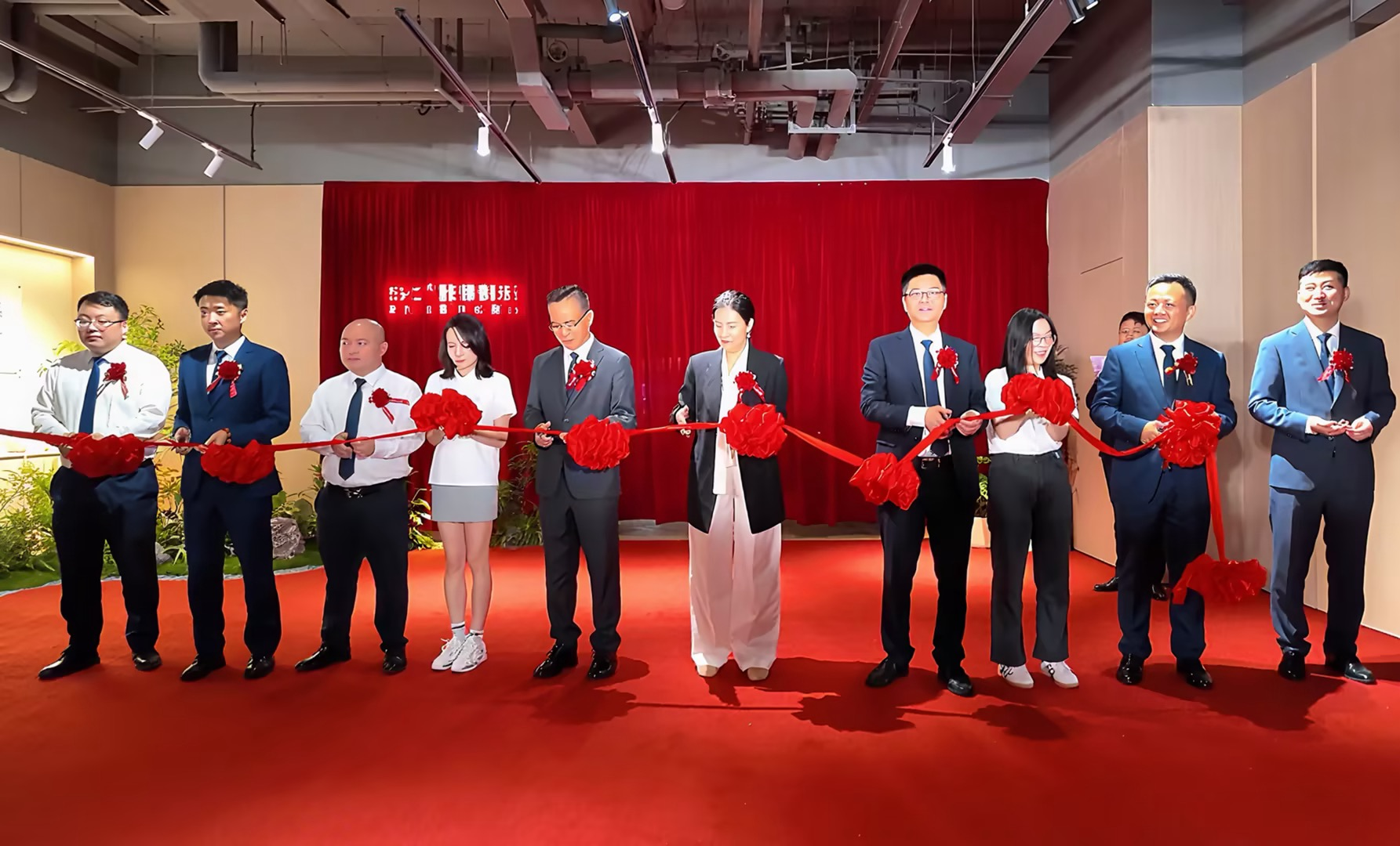 图片1 图片1